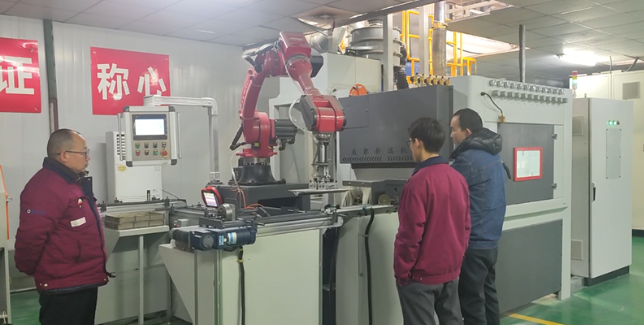 秦皇岛喷砂机在模具清理中的专业应用