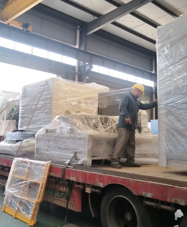 秦皇岛喷砂机软管易破损？选择与保养技巧